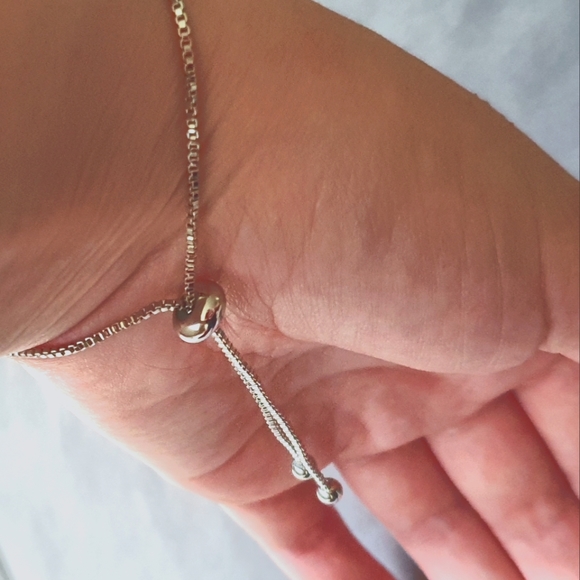 Simple Design Silver Adjustable Bracelet - Picture 2 of 3